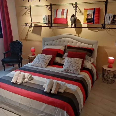 Einaudi 56 Guest House Cagliari Esterno foto