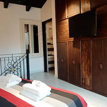 Einaudi 56 Guest House Cagliari Esterno foto