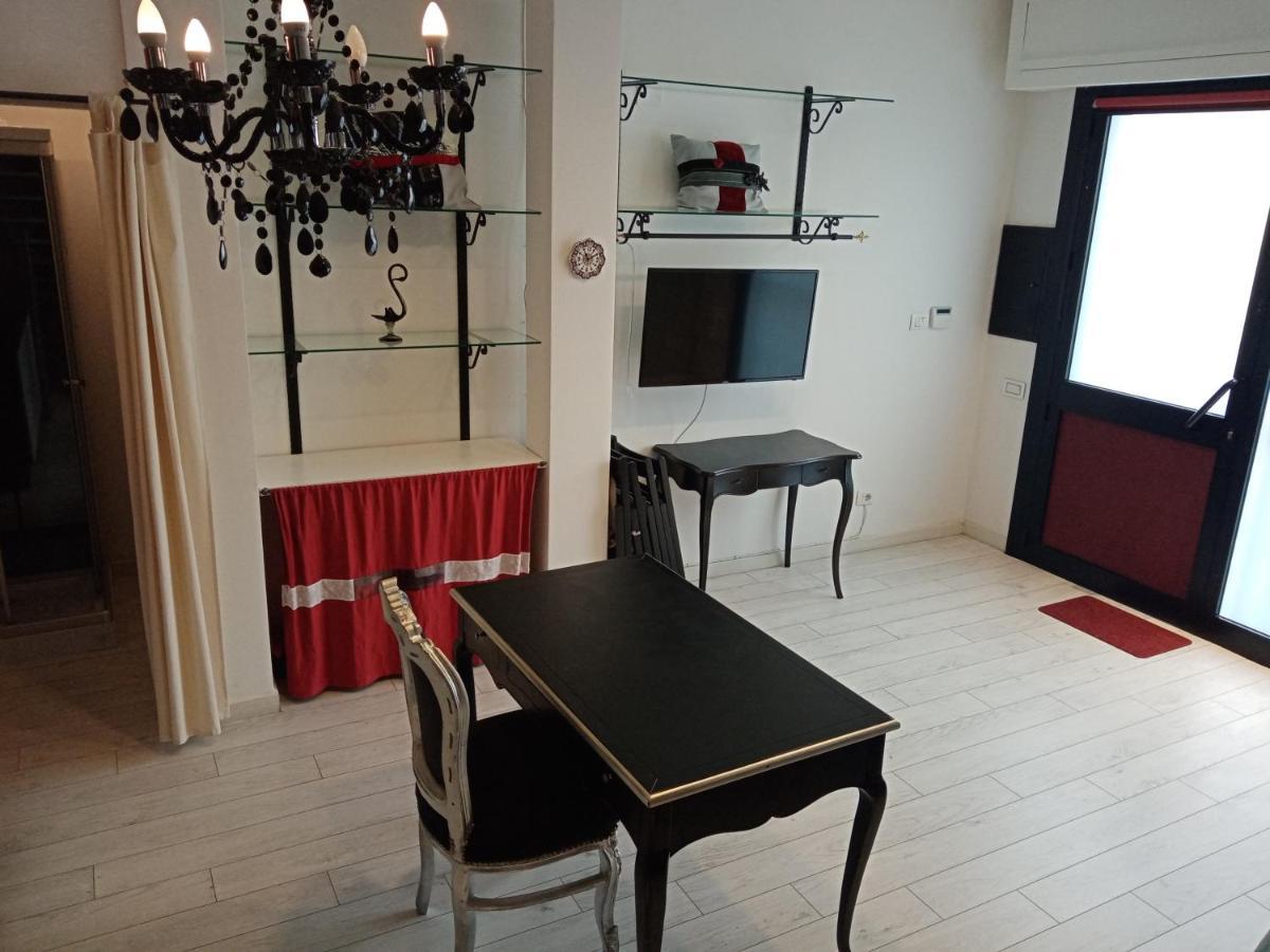 Einaudi 56 Apartment *
